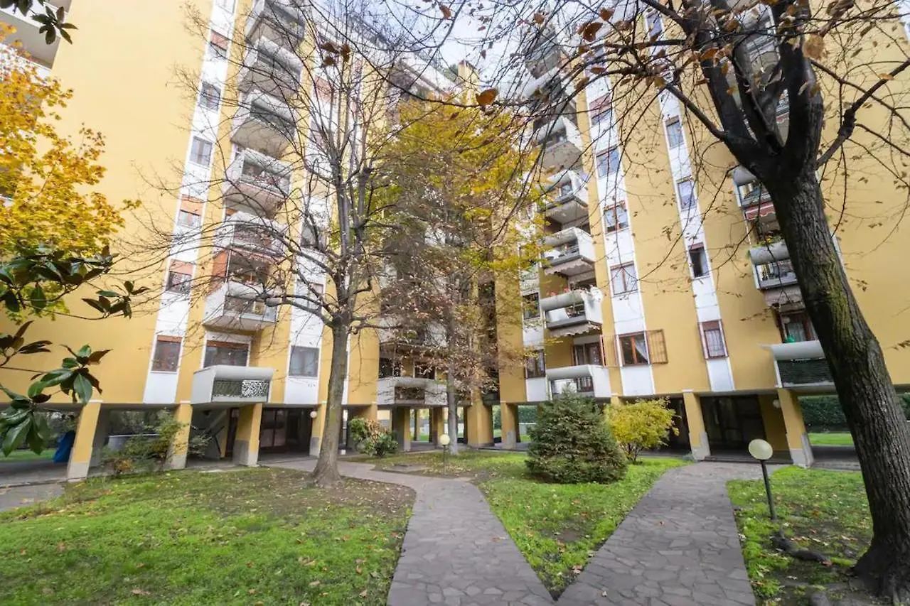 Moncler House Navigli Apartment Milan